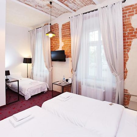 Koszary Arche Hotel Гура-Кальвария Экстерьер фото