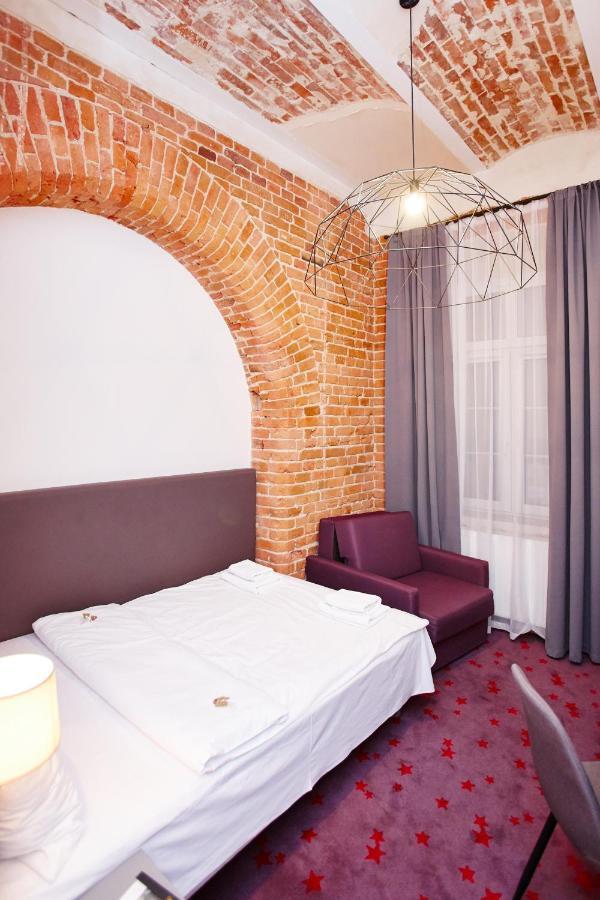 Koszary Arche Hotel Гура-Кальвария Экстерьер фото