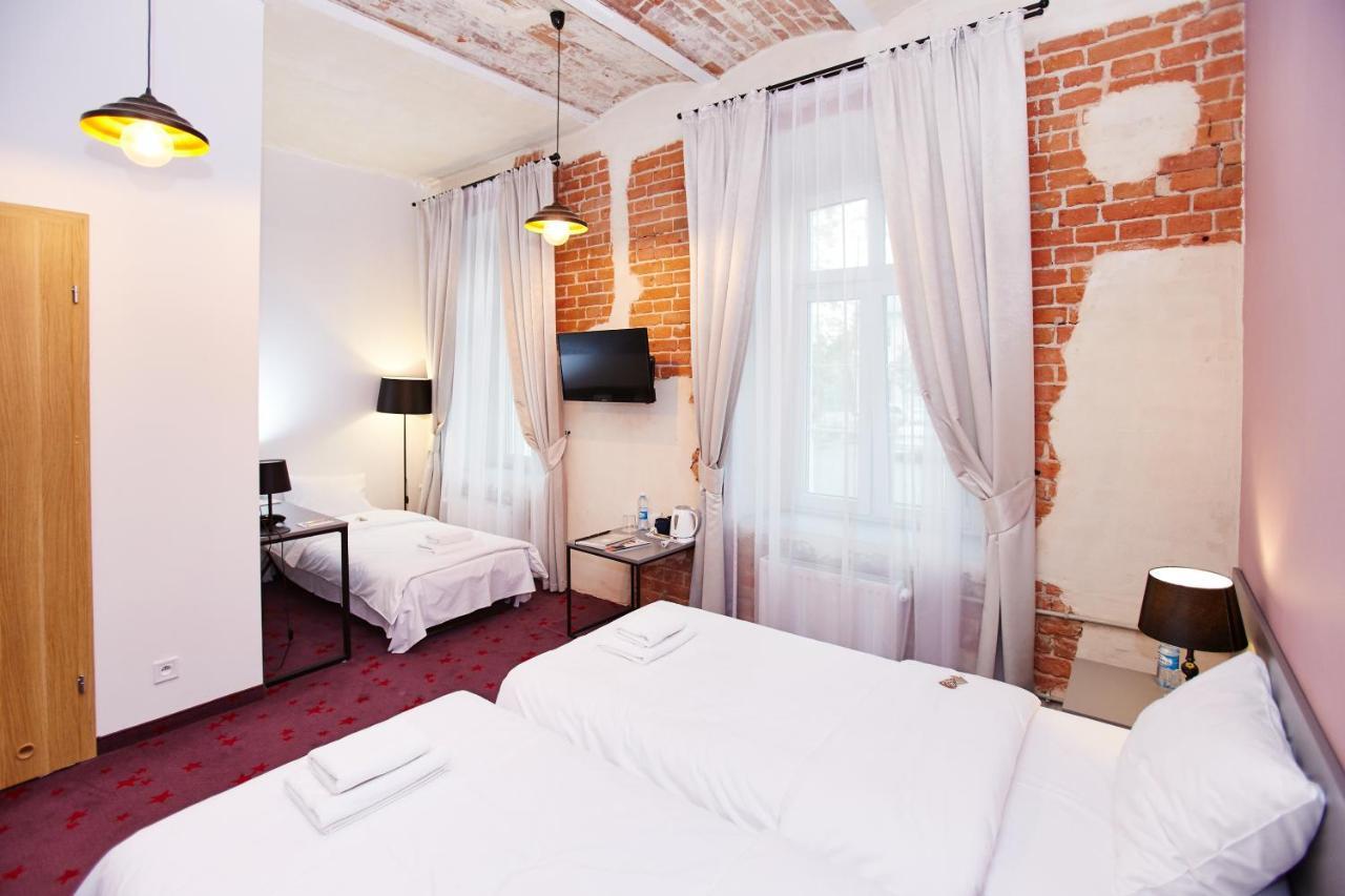 Koszary Arche Hotel Гура-Кальвария Экстерьер фото