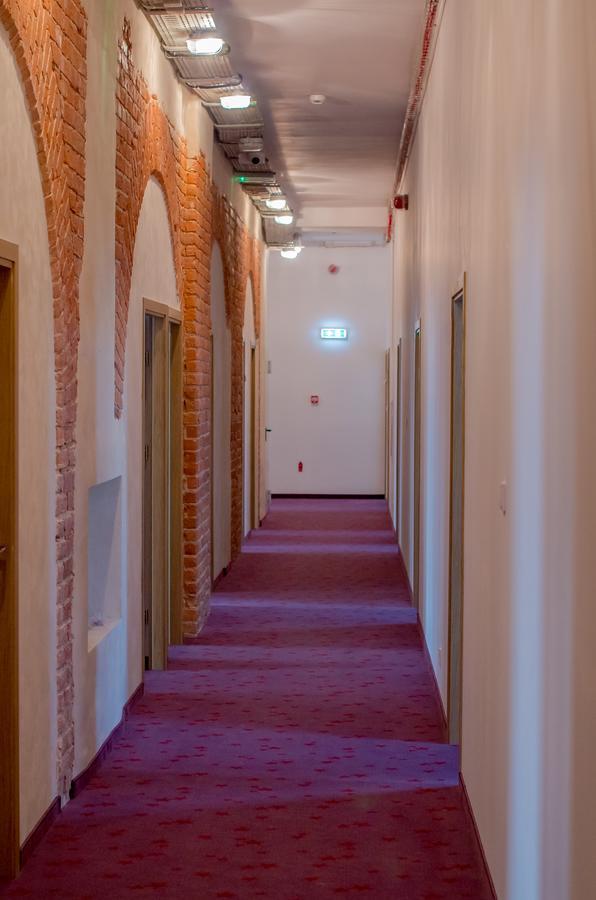 Koszary Arche Hotel Гура-Кальвария Экстерьер фото