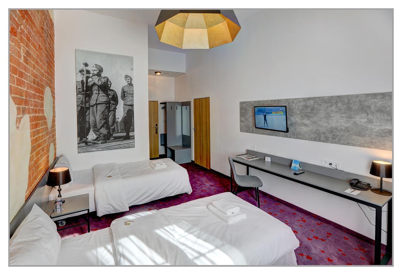 Koszary Arche Hotel Гура-Кальвария Экстерьер фото
