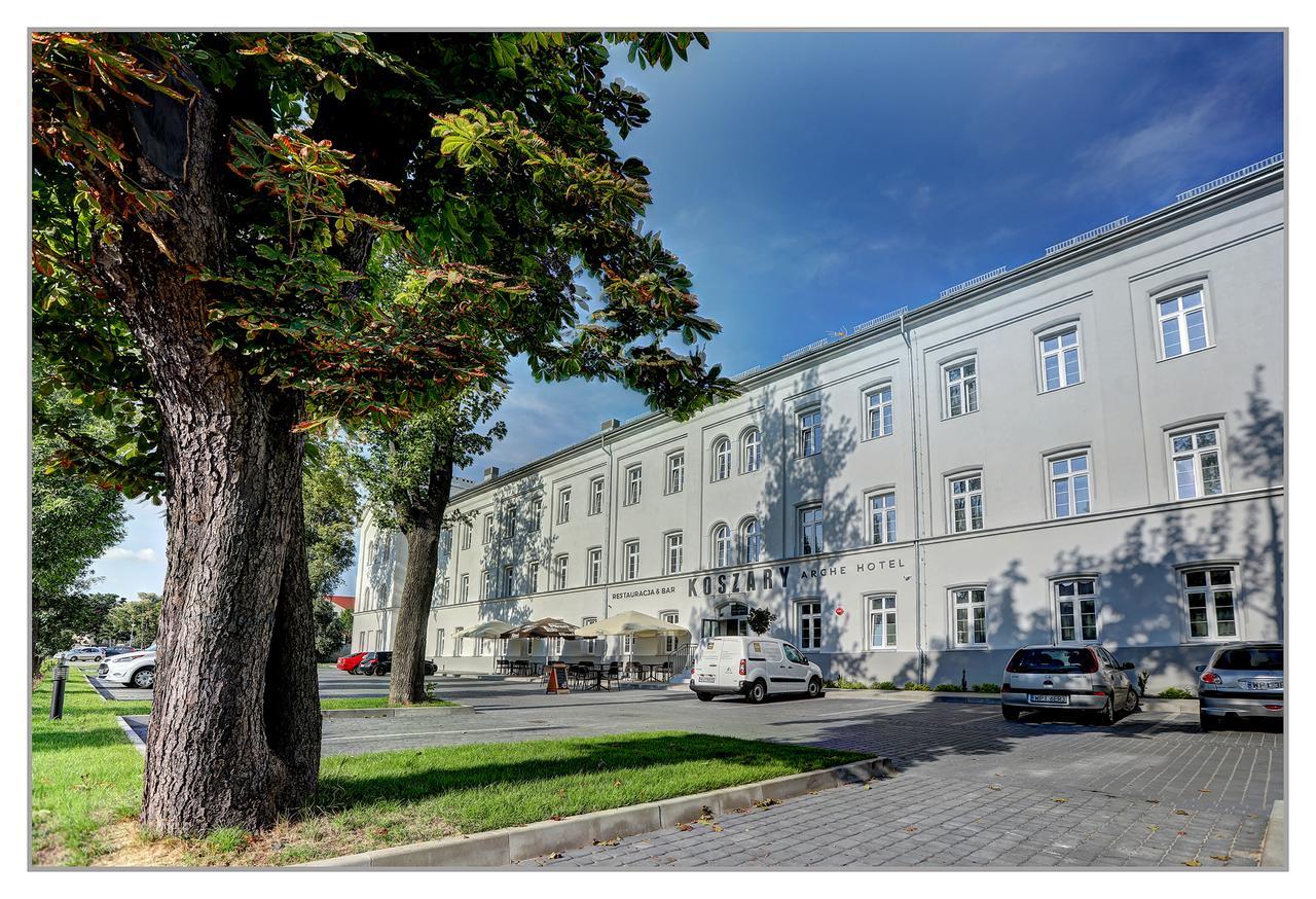 Koszary Arche Hotel Гура-Кальвария Экстерьер фото